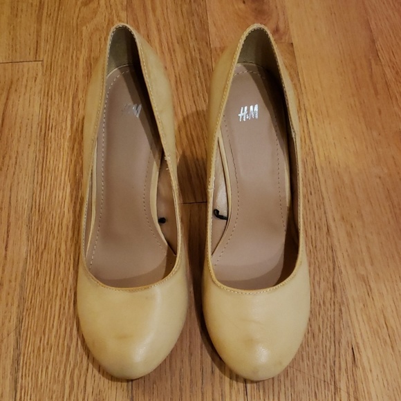 H&M tan -mirrored high heels - Picture 2 of 5